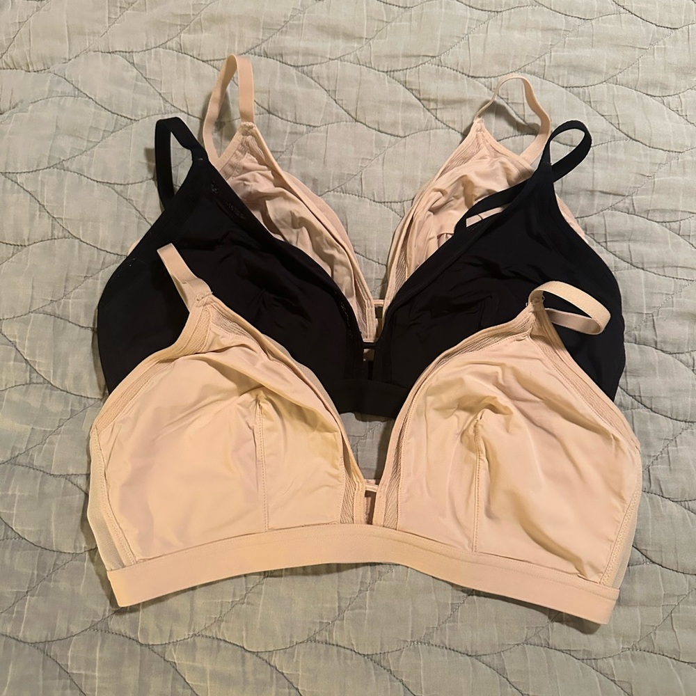 Lively Wireless Bras Set in Black and Nude